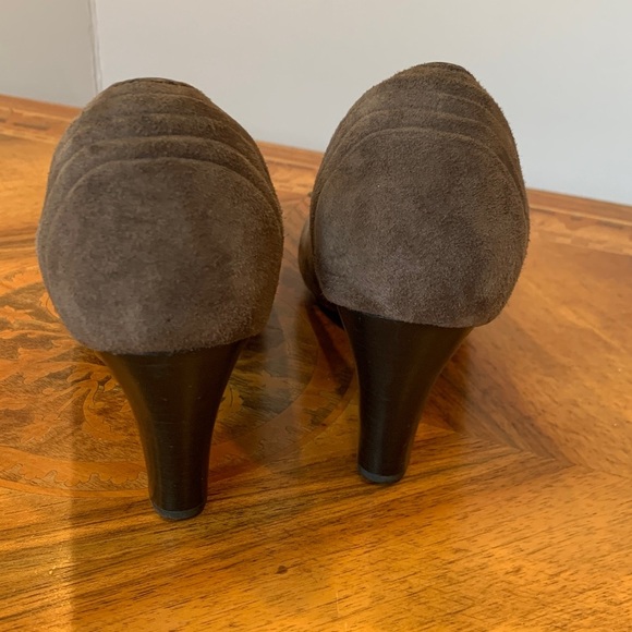 Clarks Artisan Society Ball Suede Pumps Taupe Women’s Size 8W (wide) - Picture 12 of 16